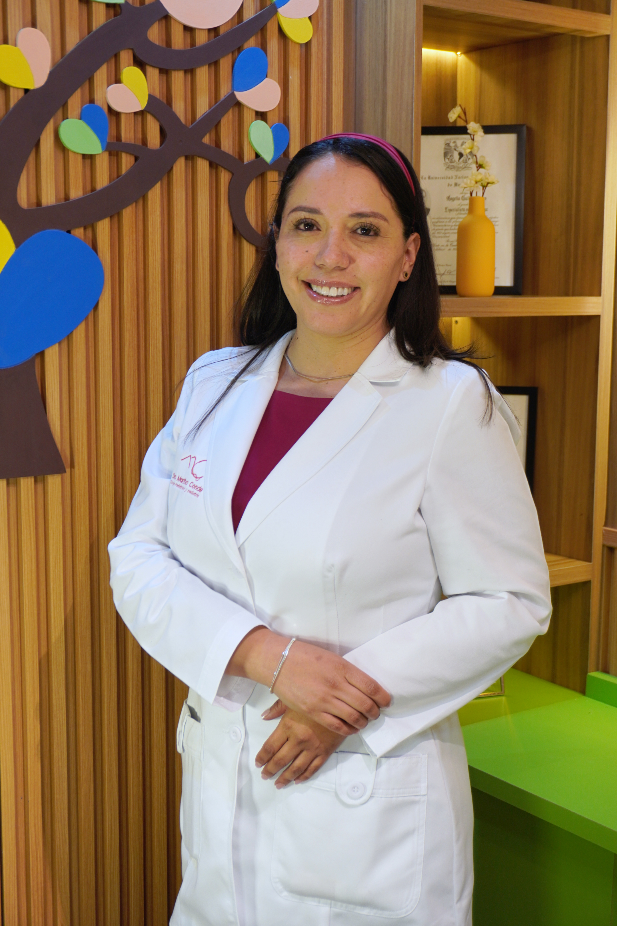 Dra. Martha Conde en consultorio